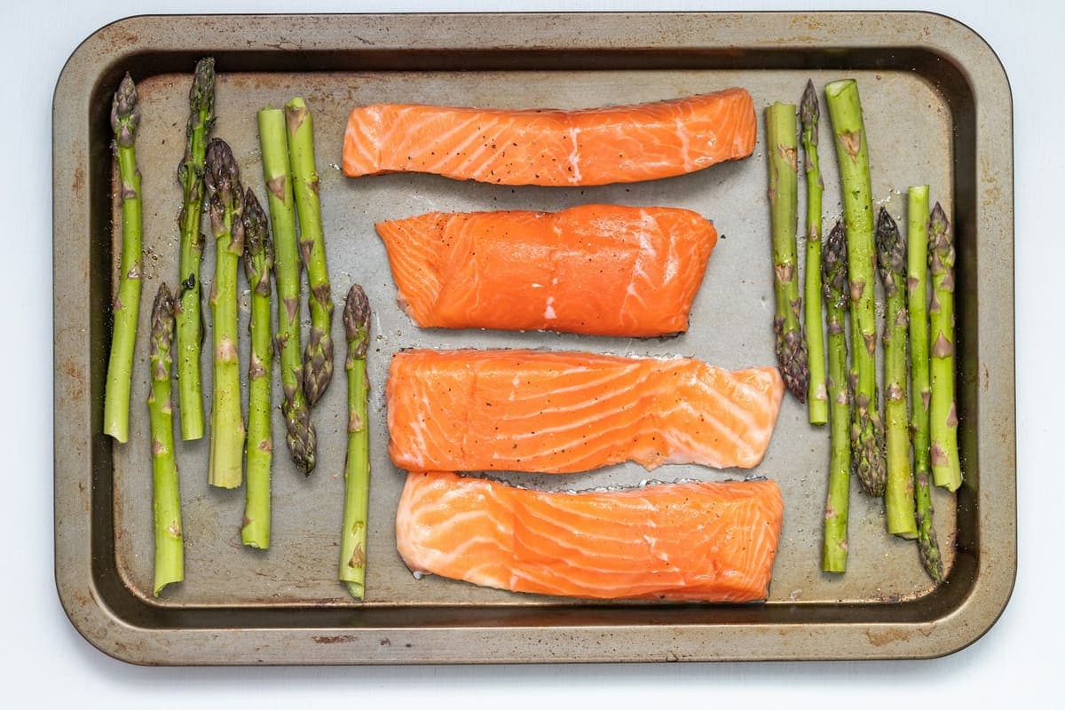 Zalm uit de oven met groenten